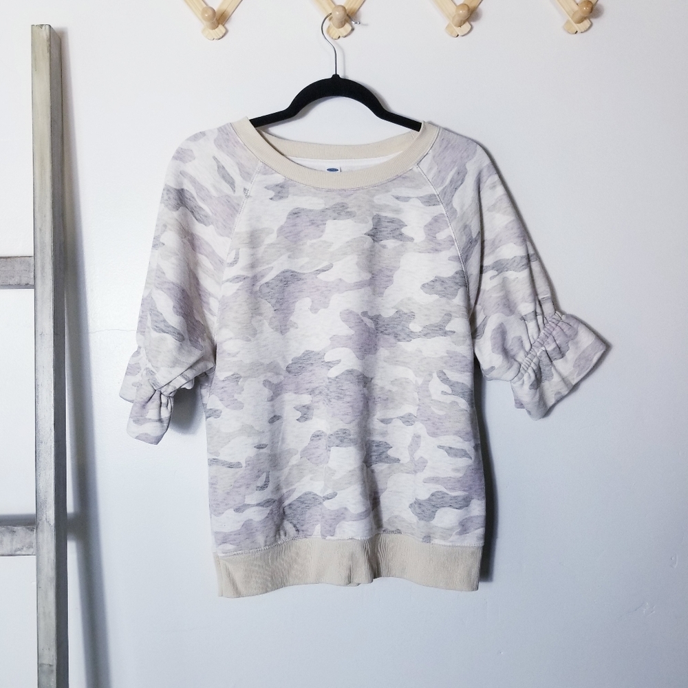 OLD NAVY WOMEN'S CAMO SWEATSHIRT SIZE LARGE